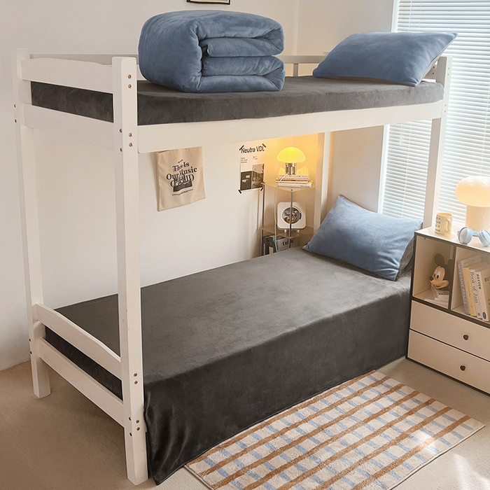 91家纺网 家纺一手货源 找家纺 （总）优卡迪家纺馆 2025新款牛奶绒纯色双拼宿舍床三件套