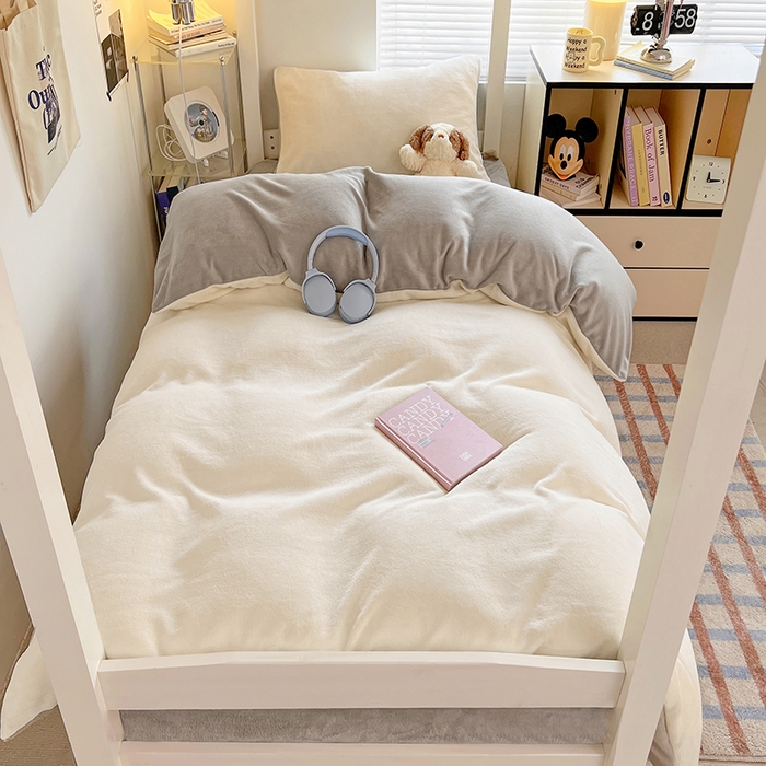 91家纺网 家纺一手货源 找家纺 （总）优卡迪家纺馆 2025新款牛奶绒纯色双拼宿舍床三件套