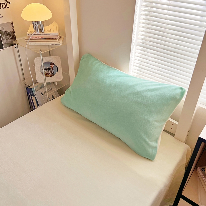 91家纺网 家纺一手货源 找家纺 优卡迪家纺馆 2025新款牛奶绒纯色双拼宿舍床三件套 嫩绿奶白