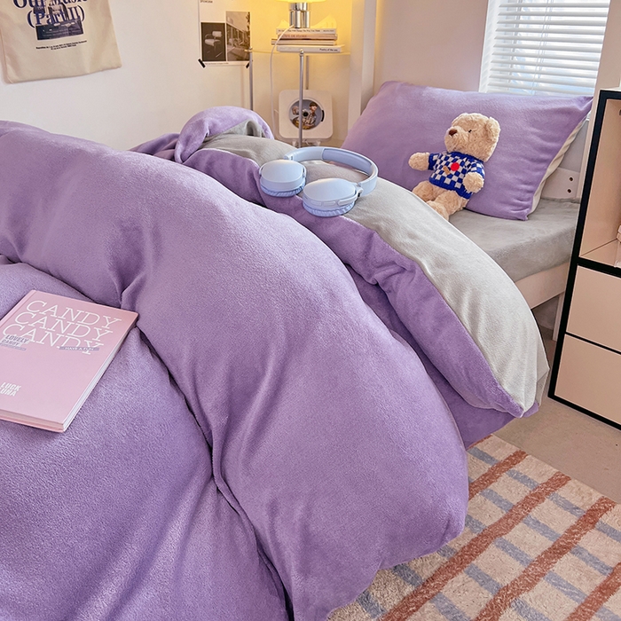 91家纺网 家纺一手货源 找家纺 优卡迪家纺馆 2025新款牛奶绒纯色双拼宿舍床三件套 魅紫银灰