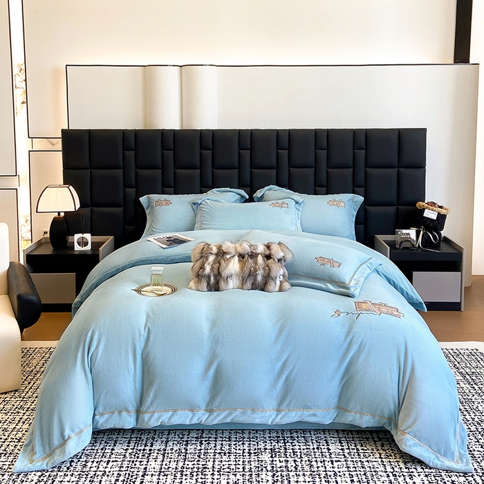 91家纺网 家纺一手货源 找家纺 （总）丞音家纺 2025新款A类母婴级230克全消光牛奶绒轻奢刺绣四件套秋冬珊瑚绒加厚保暖绣花宝宝绒床单被套婴儿绒床