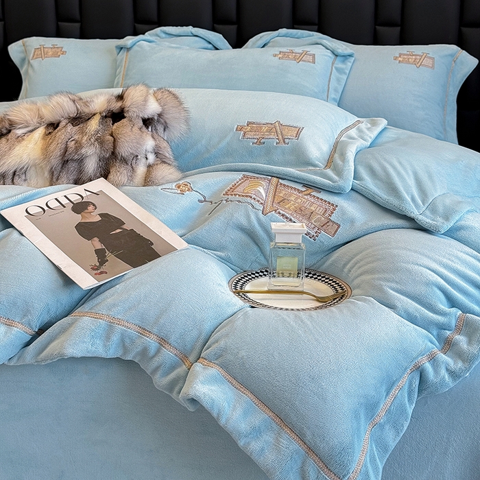 91家纺网 家纺一手货源 找家纺 （总）丞音家纺 2025新款A类母婴级230克全消光牛奶绒轻奢刺绣四件套秋冬珊瑚绒加厚保暖绣花宝宝绒床单被套婴儿绒床