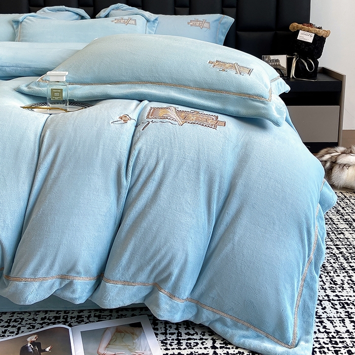 91家纺网 家纺一手货源 找家纺 （总）丞音家纺 2025新款A类母婴级230克全消光牛奶绒轻奢刺绣四件套秋冬珊瑚绒加厚保暖绣花宝宝绒床单被套婴儿绒床