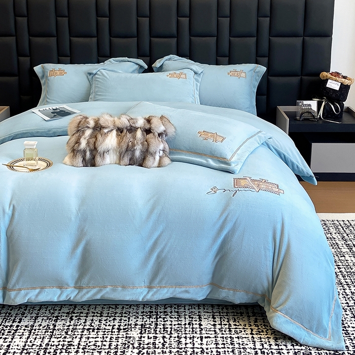 91家纺网 家纺一手货源 找家纺 丞音家纺 2025新款A类母婴级230克全消光牛奶绒轻奢刺绣四件套秋冬珊瑚绒加厚保暖绣花宝宝绒床单被套婴儿绒床 塞维尔-牛仔蓝