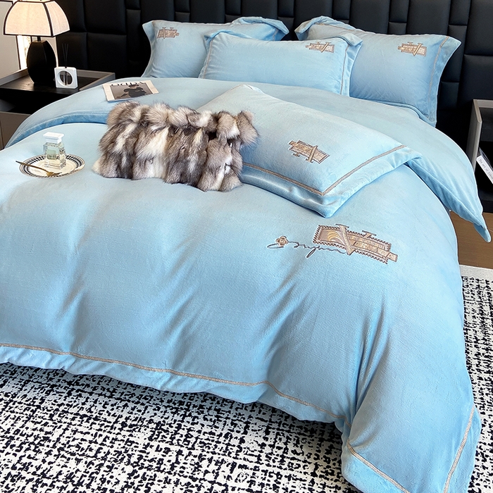 91家纺网 家纺一手货源 找家纺 丞音家纺 2025新款A类母婴级230克全消光牛奶绒轻奢刺绣四件套秋冬珊瑚绒加厚保暖绣花宝宝绒床单被套婴儿绒床 塞维尔-牛仔蓝
