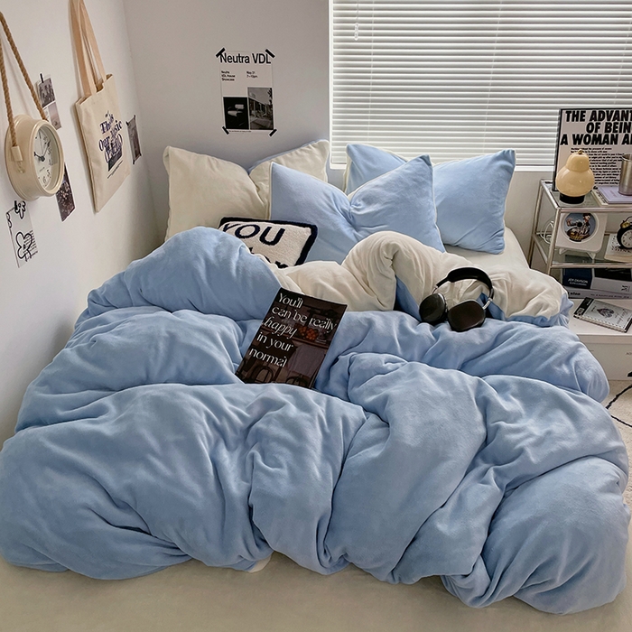 优卡迪家纺馆 2025新款牛奶绒纯色双拼四件套系列 浅蓝奶白