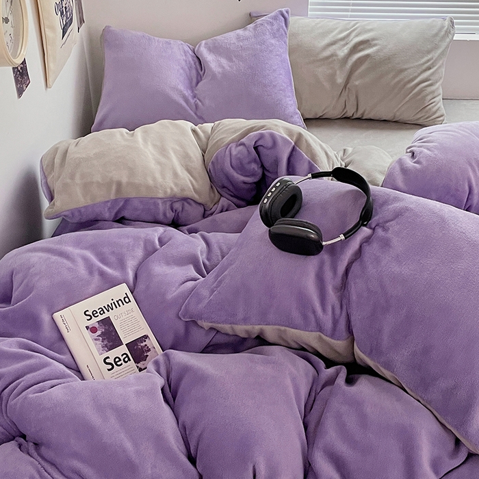 91家纺网 家纺一手货源 找家纺 优卡迪家纺馆 2025新款牛奶绒纯色双拼四件套系列 魅紫银灰