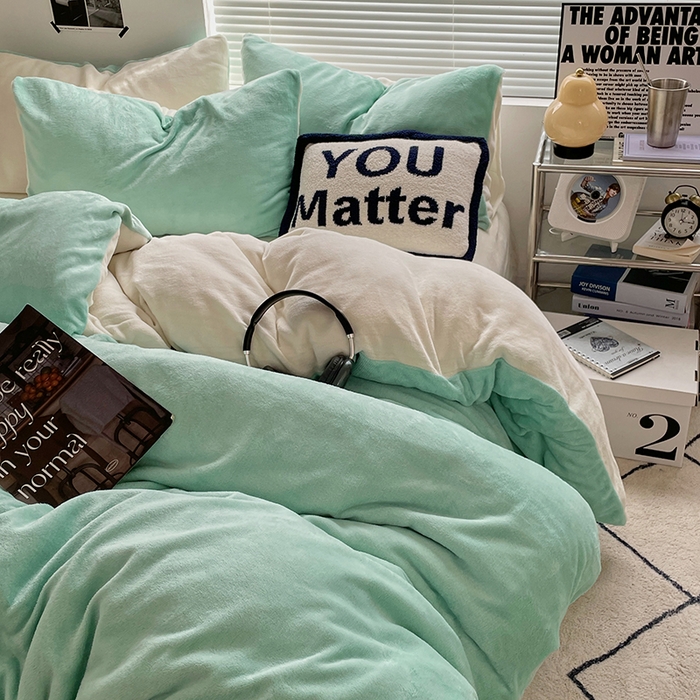 91家纺网 家纺一手货源 找家纺 优卡迪家纺馆 2025新款牛奶绒纯色双拼四件套系列 嫩绿奶白