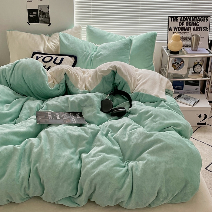 91家纺网 家纺一手货源 找家纺 优卡迪家纺馆 2025新款牛奶绒纯色双拼四件套系列 嫩绿奶白