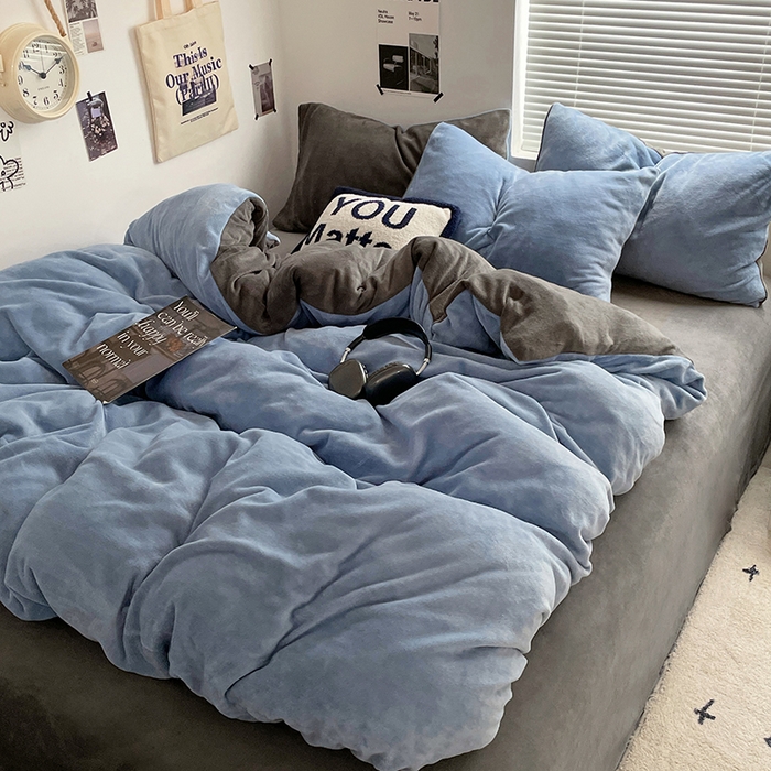 91家纺网 家纺一手货源 找家纺 优卡迪家纺馆 2025新款牛奶绒纯色双拼四件套系列 海蓝深灰