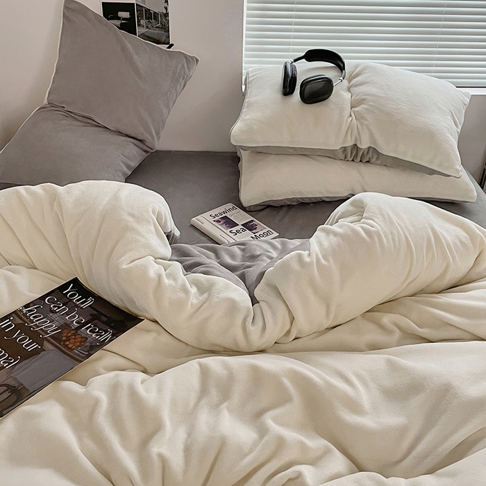 91家纺网 家纺一手货源 找家纺 优卡迪家纺馆 2025新款牛奶绒纯色双拼四件套系列 奶白银灰