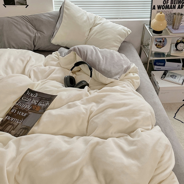 91家纺网 家纺一手货源 找家纺 优卡迪家纺馆 2025新款牛奶绒纯色双拼四件套系列 奶白银灰