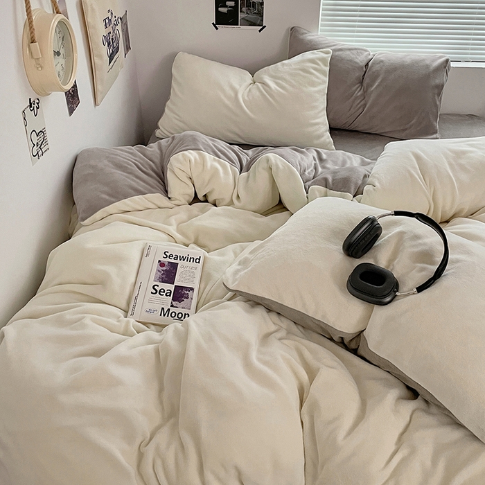 91家纺网 家纺一手货源 找家纺 优卡迪家纺馆 2025新款牛奶绒纯色双拼四件套系列 奶白银灰