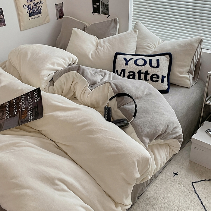 91家纺网 家纺一手货源 找家纺 优卡迪家纺馆 2025新款牛奶绒纯色双拼四件套系列 奶白银灰