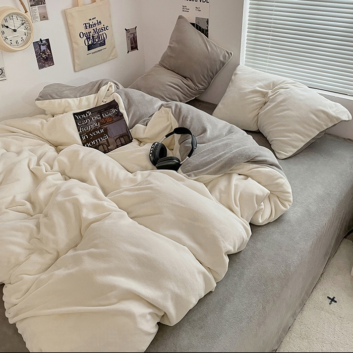 91家纺网 家纺一手货源 找家纺 优卡迪家纺馆 2025新款牛奶绒纯色双拼四件套系列 奶白银灰