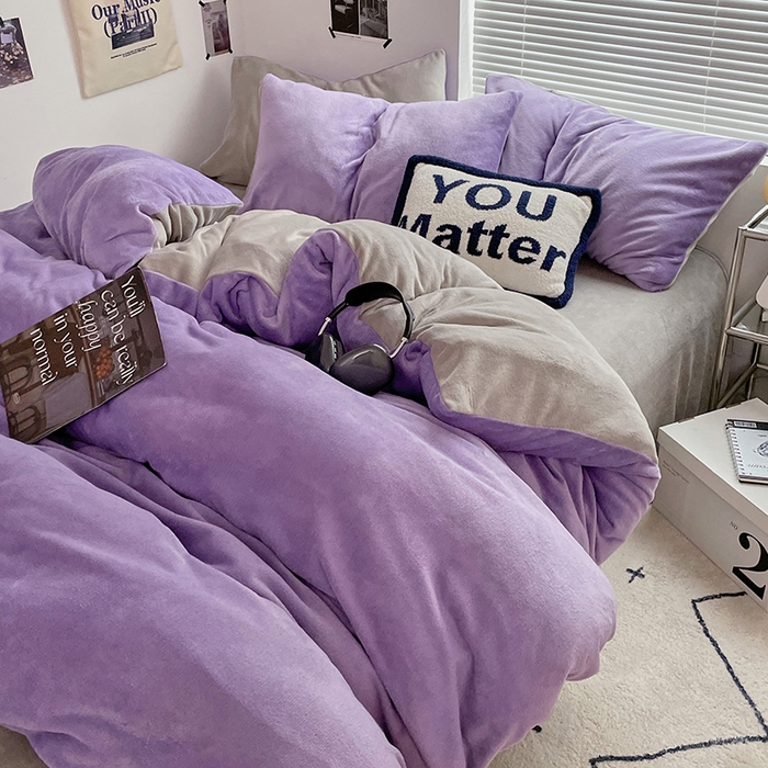 91家纺网 家纺一手货源 找家纺 优卡迪家纺馆 2025新款牛奶绒纯色双拼四件套系列 魅紫银灰