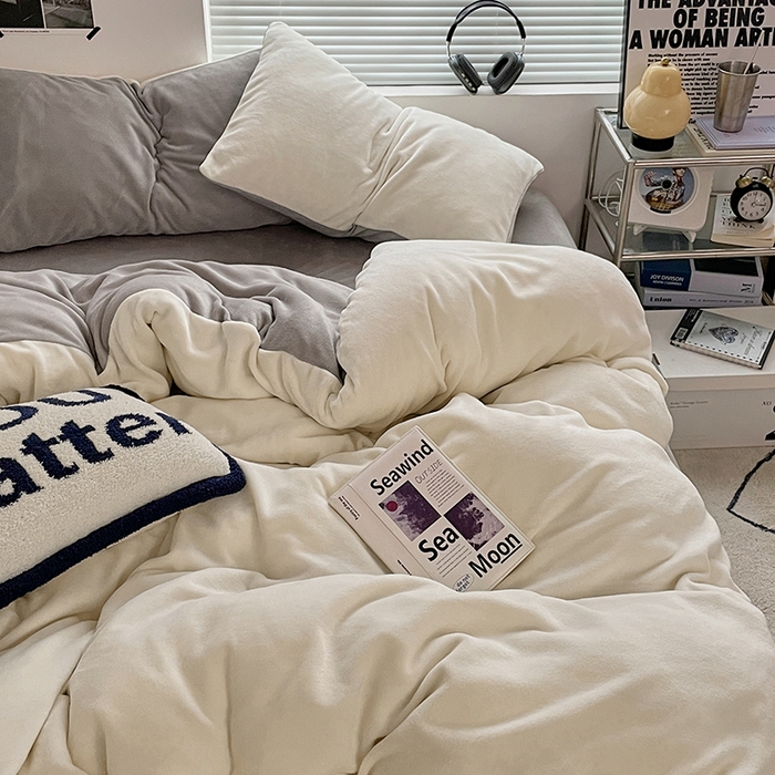 91家纺网 家纺一手货源 找家纺 优卡迪家纺馆 2025新款牛奶绒纯色双拼四件套系列 奶白银灰