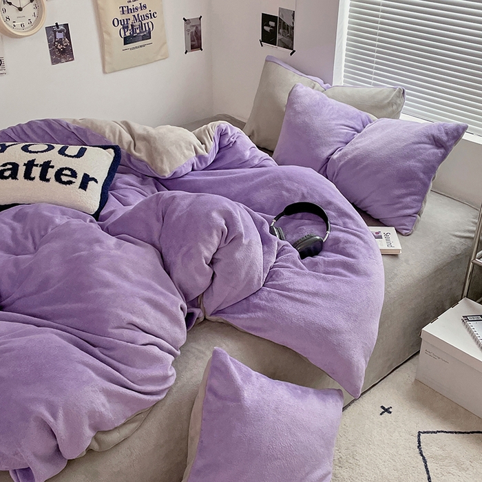 91家纺网 家纺一手货源 找家纺 优卡迪家纺馆 2025新款牛奶绒纯色双拼四件套系列 魅紫银灰