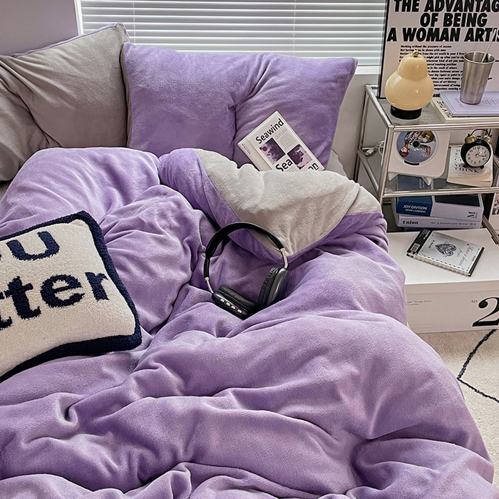 91家纺网 家纺一手货源 找家纺 优卡迪家纺馆 2025新款牛奶绒纯色双拼四件套系列 魅紫银灰