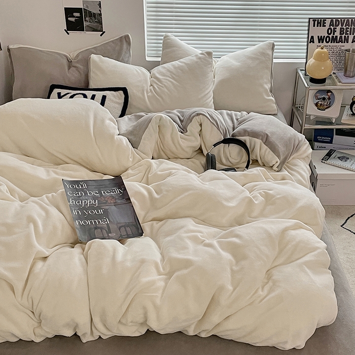 91家纺网 家纺一手货源 找家纺 优卡迪家纺馆 2025新款牛奶绒纯色双拼四件套系列 奶白银灰