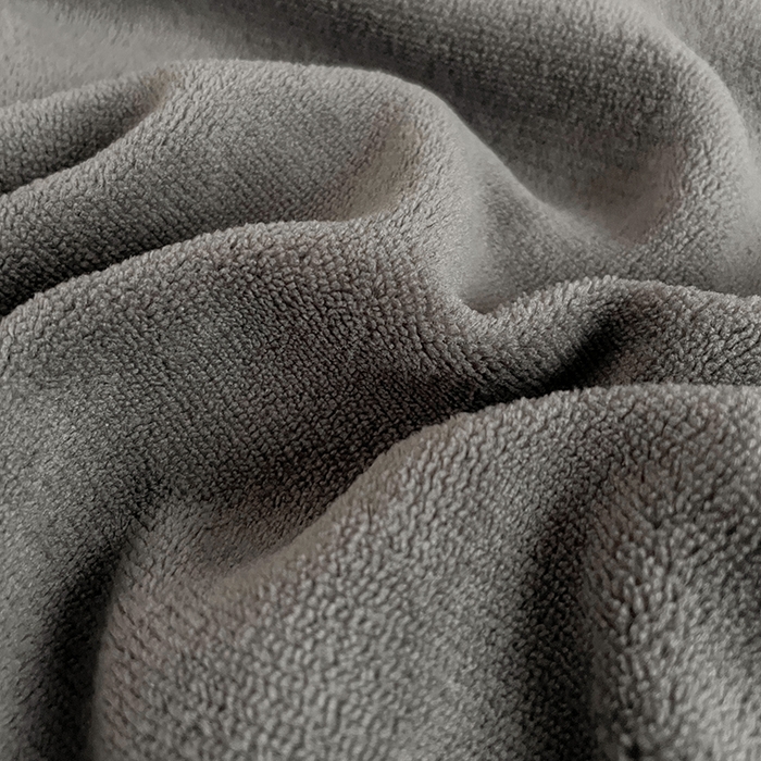 91家纺网 家纺一手货源 找家纺 优卡迪家纺馆 2025新款牛奶绒纯色双拼四件套系列 深灰嫩绿