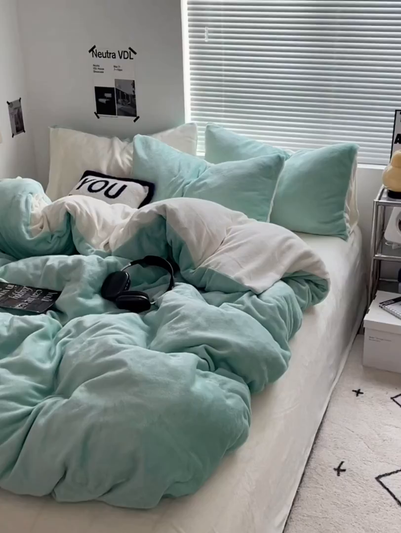 91家纺网 家纺一手货源 找家纺 优卡迪家纺馆 2025新款牛奶绒纯色双拼四件套系列 嫩绿奶白