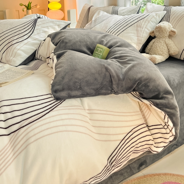 91家纺网 家纺一手货源 找家纺 佳汐蓝家纺 2025新款190克高克重牛奶绒印花四件套 维纳斯