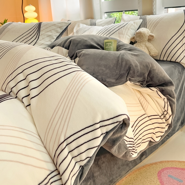 91家纺网 家纺一手货源 找家纺 佳汐蓝家纺 2025新款190克高克重牛奶绒印花四件套 维纳斯