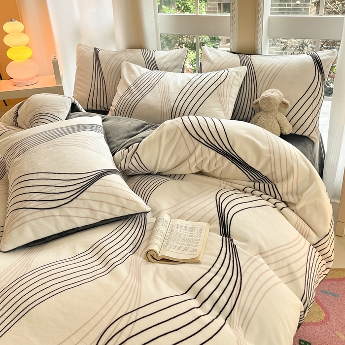 91家纺网 家纺一手货源 找家纺 佳汐蓝家纺 2025新款190克高克重牛奶绒印花四件套 维纳斯