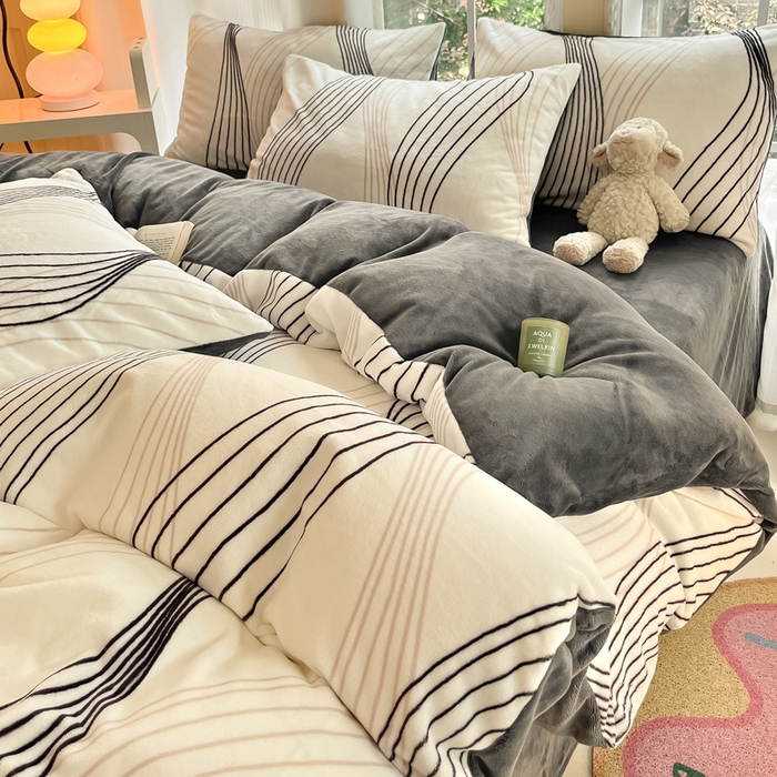 91家纺网 家纺一手货源 找家纺 佳汐蓝家纺 2025新款190克高克重牛奶绒印花四件套 维纳斯