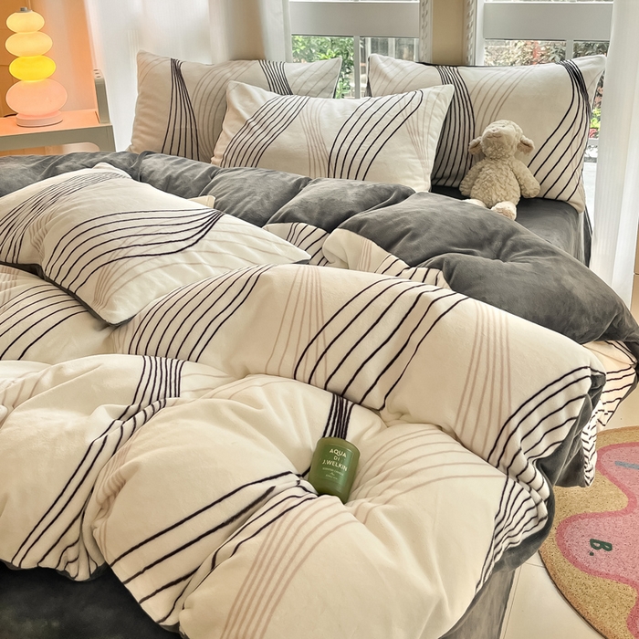 91家纺网 家纺一手货源 找家纺 佳汐蓝家纺 2025新款190克高克重牛奶绒印花四件套 维纳斯