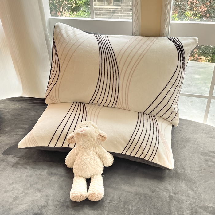 91家纺网 家纺一手货源 找家纺 佳汐蓝家纺 2025新款190克高克重牛奶绒印花四件套 维纳斯