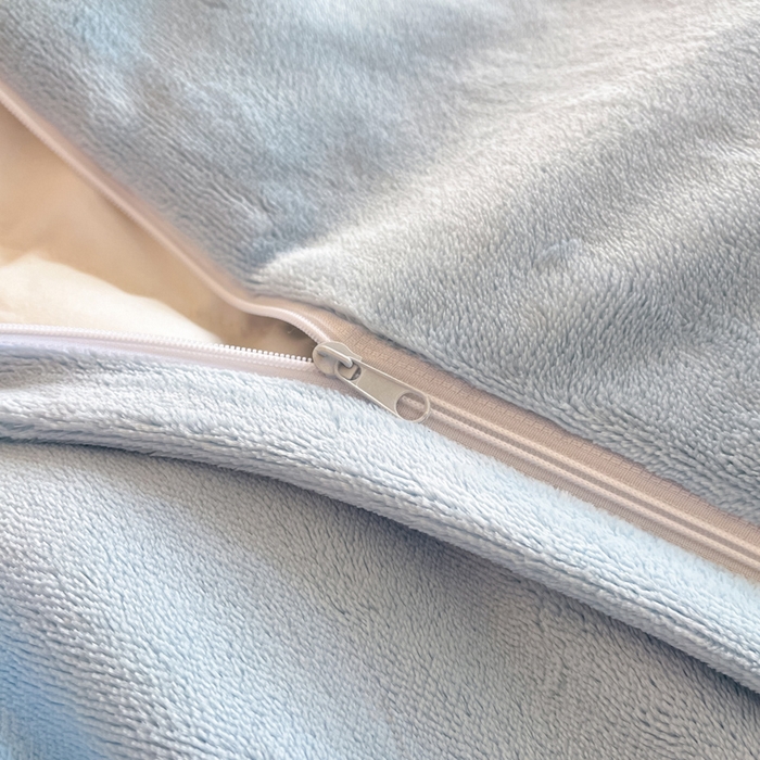 91家纺网 家纺一手货源 找家纺 佳汐蓝家纺 2025新款190克高克重牛奶绒印花四件套 郁金花海+婴儿蓝