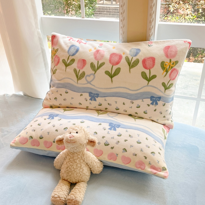 91家纺网 家纺一手货源 找家纺 佳汐蓝家纺 2025新款190克高克重牛奶绒印花四件套 郁金花海+婴儿蓝