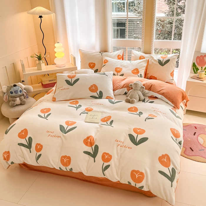 91家纺网 家纺一手货源 找家纺 佳汐蓝家纺 2025新款190克高克重牛奶绒印花四件套 郁金绮梦