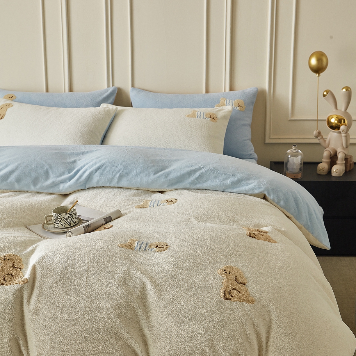 91家纺网 家纺一手货源 找家纺 （总）风向标家纺 2025新款A类全消光暖呢绒毛巾绣四件套-减龄家宠系列（风格三）