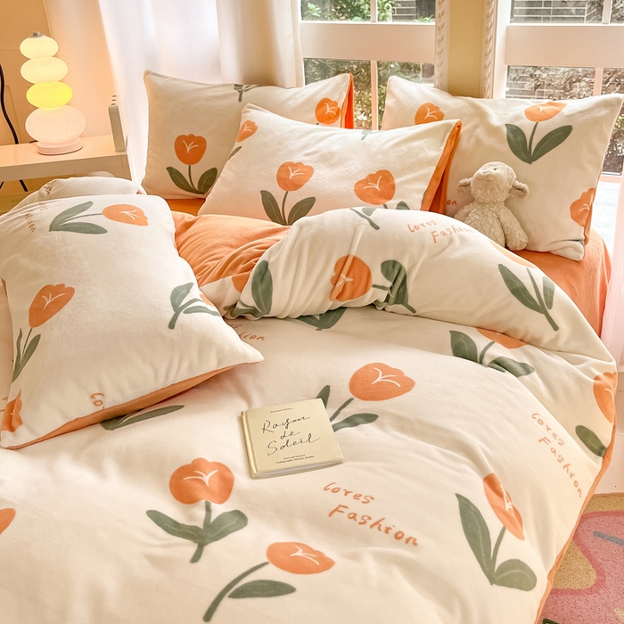 91家纺网 家纺一手货源 找家纺 佳汐蓝家纺 2025新款190克高克重牛奶绒印花四件套 郁金绮梦