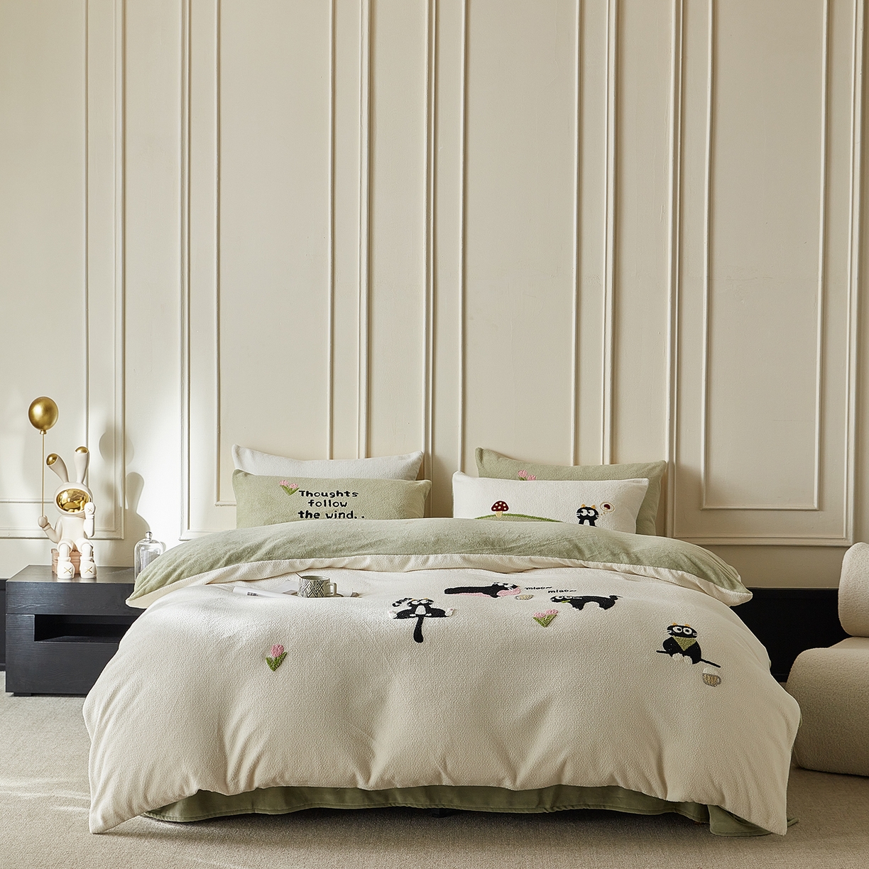 风向标家纺 2025新款A类全消光暖呢绒毛巾绣四件套-减龄家宠系列（风格三） 炸毛小黑猫-奶白