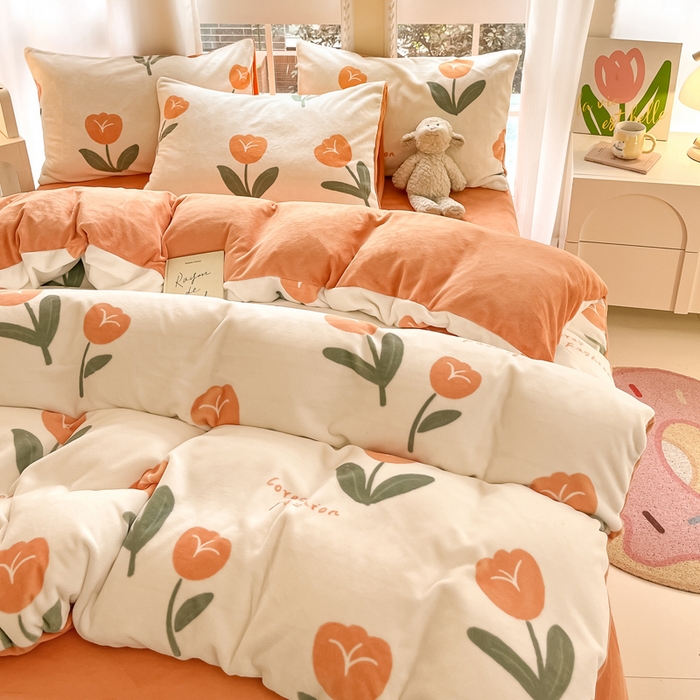 91家纺网 家纺一手货源 找家纺 佳汐蓝家纺 2025新款190克高克重牛奶绒印花四件套 郁金绮梦