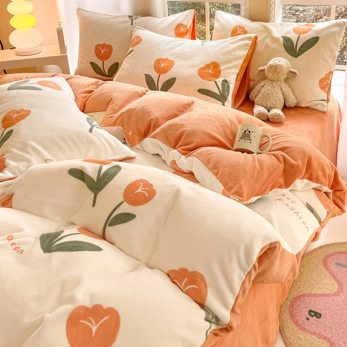 91家纺网 家纺一手货源 找家纺 佳汐蓝家纺 2025新款190克高克重牛奶绒印花四件套 郁金绮梦