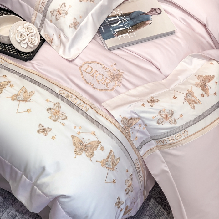 91家纺网 家纺一手货源 找家纺 丞音家纺 2025新款高档包装A类母婴级双面全棉蝴蝶刺绣纯棉长绒棉绣花四件套 梦蝶-冰莓粉