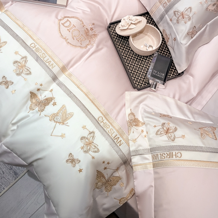 91家纺网 家纺一手货源 找家纺 丞音家纺 2025新款高档包装A类母婴级双面全棉蝴蝶刺绣纯棉长绒棉绣花四件套 梦蝶-冰莓粉