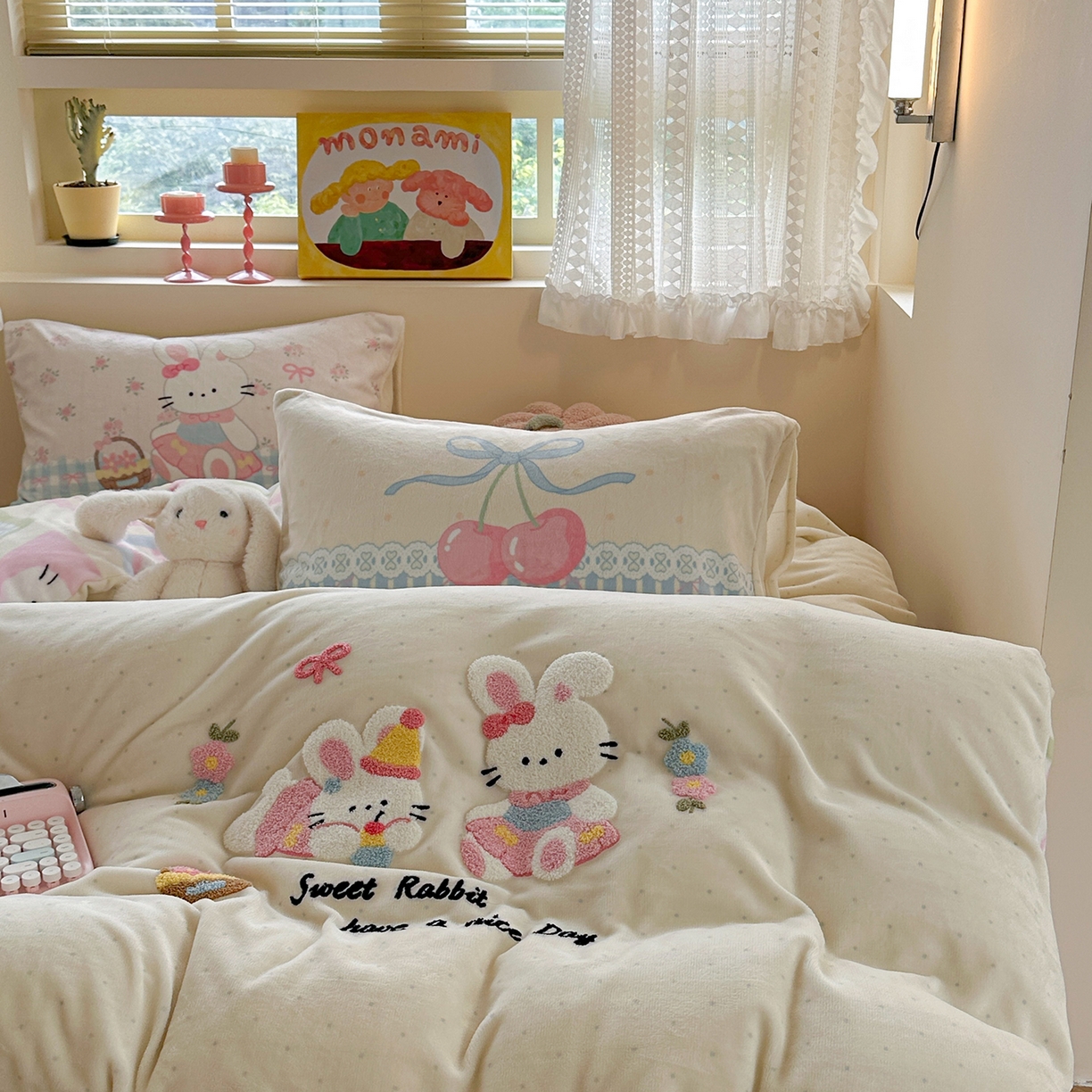 91家纺网 家纺一手货源 找家纺 柚子YOUTH 2025新款加厚牛奶绒卡通毛巾绣四件套-印加绣送同款毛毯 兔兔花园