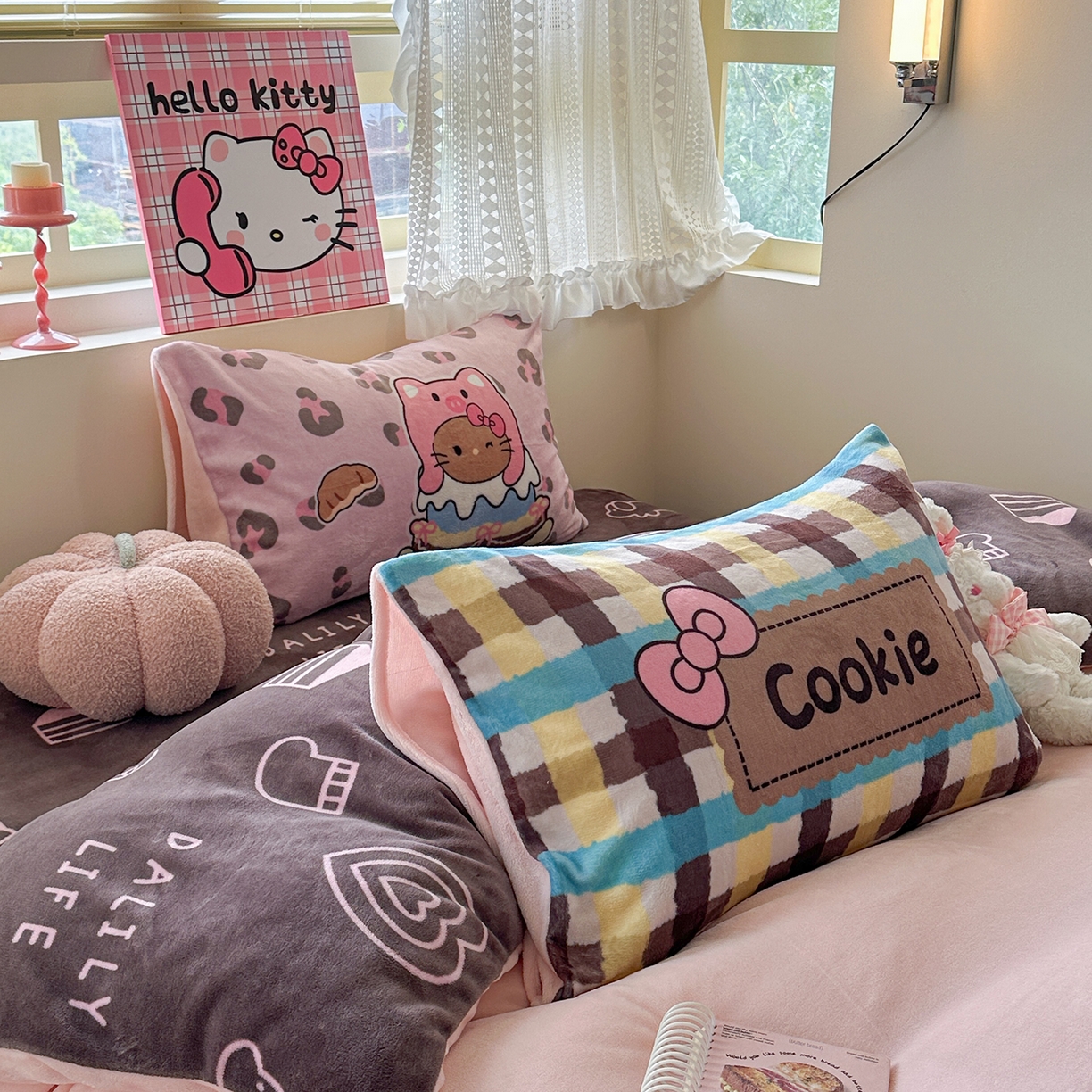 91家纺网 家纺一手货源 找家纺 柚子YOUTH 2025新款加厚牛奶绒卡通毛巾绣四件套-印加绣送同款毛毯 头套猫