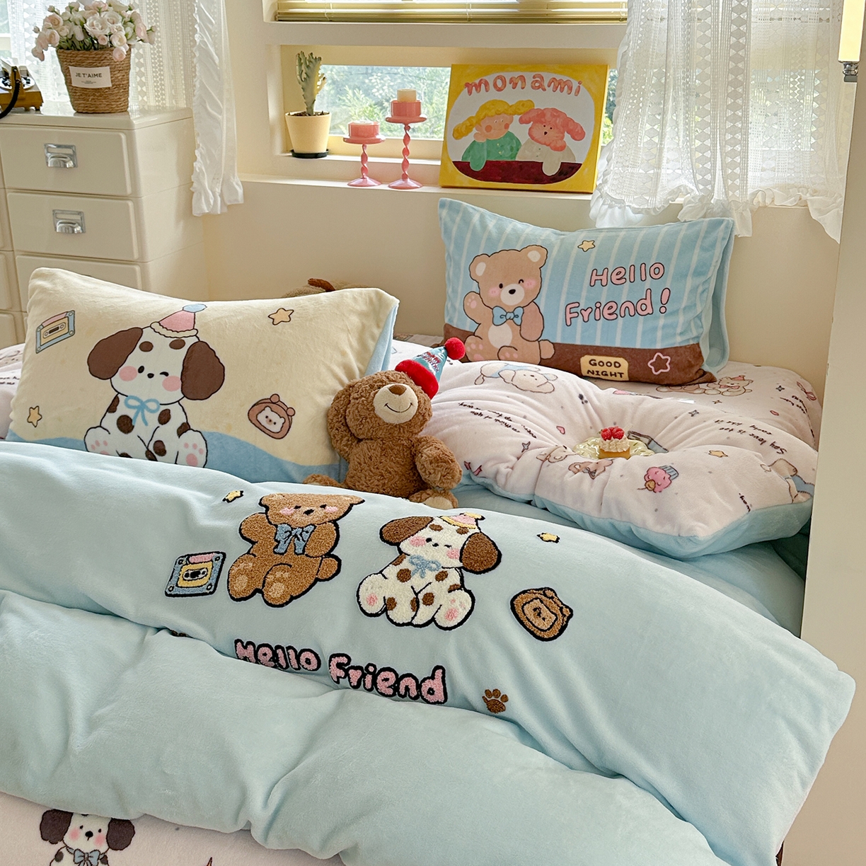 91家纺网 家纺一手货源 找家纺 柚子YOUTH 2025新款加厚牛奶绒卡通毛巾绣四件套-印加绣送同款毛毯 小伙伴