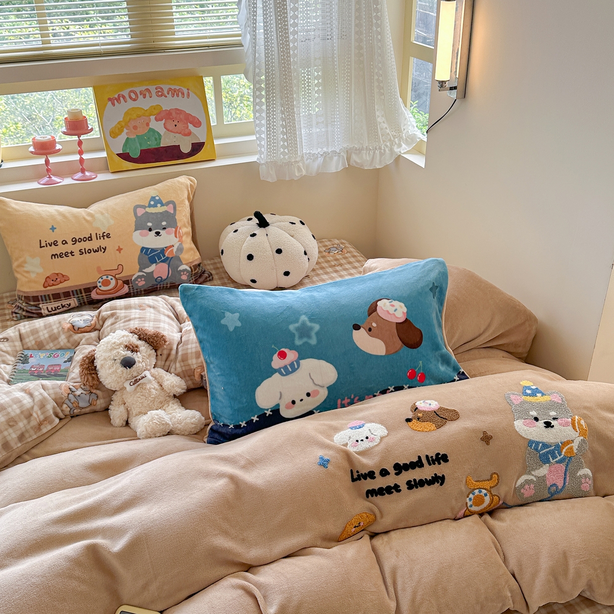 91家纺网 家纺一手货源 找家纺 柚子YOUTH 2025新款加厚牛奶绒卡通毛巾绣四件套-印加绣送同款毛毯 雪纳瑞