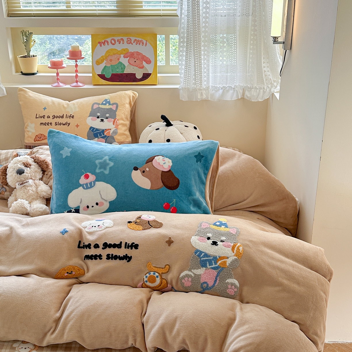 91家纺网 家纺一手货源 找家纺 柚子YOUTH 2025新款加厚牛奶绒卡通毛巾绣四件套-印加绣送同款毛毯 雪纳瑞