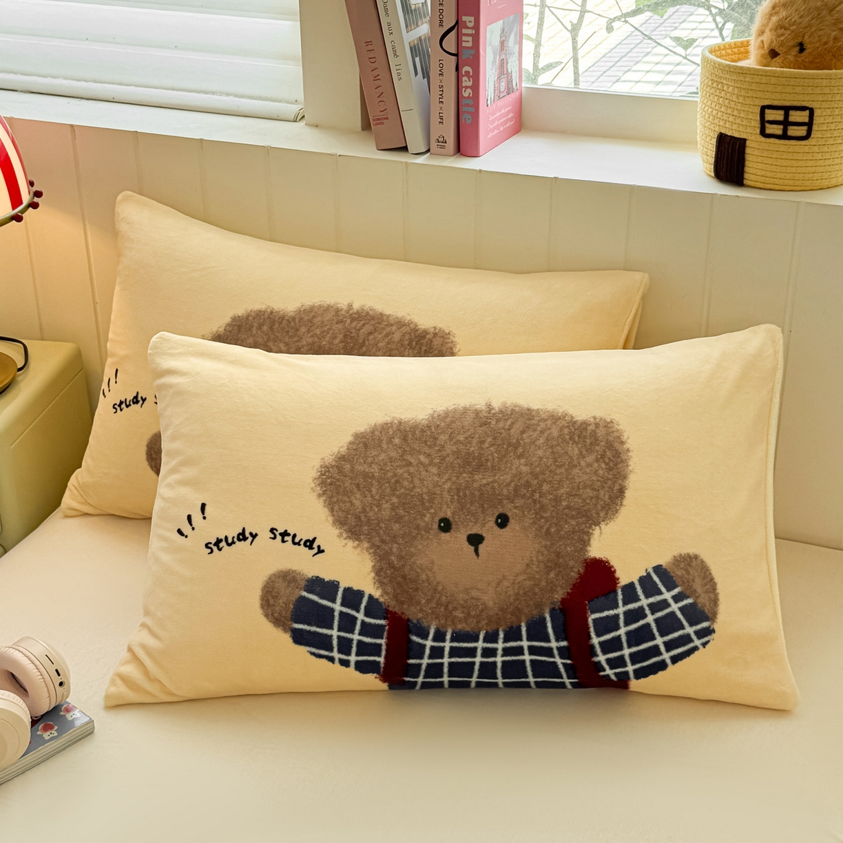 91家纺网 家纺一手货源 找家纺 佳汐蓝家纺 2025新款牛奶绒卡通大版枕套 学霸归来