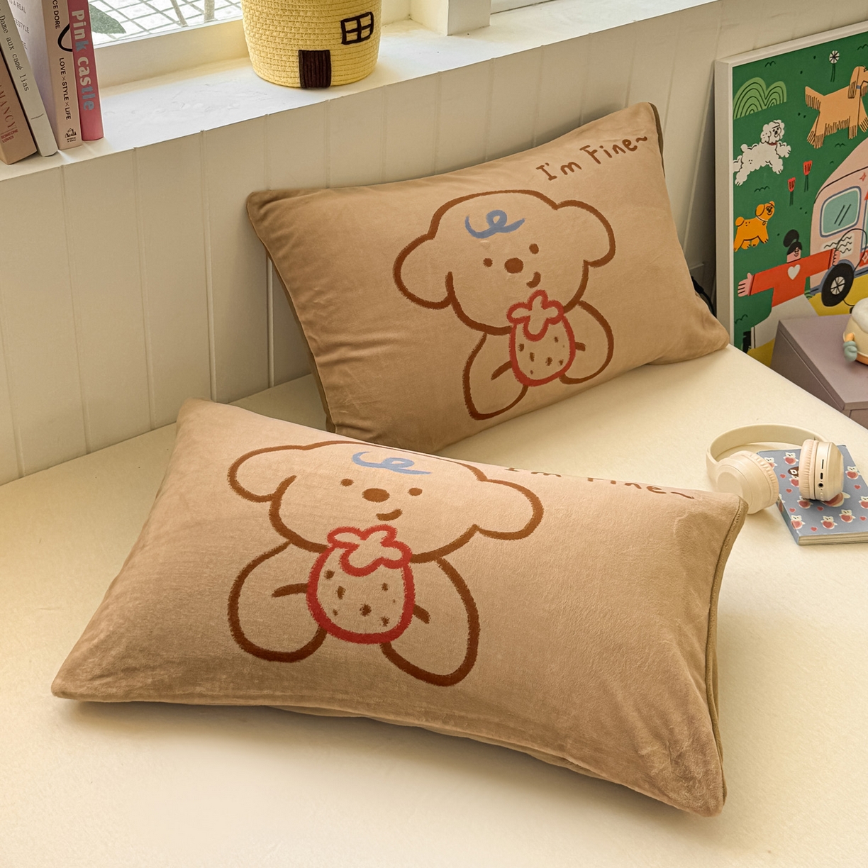 91家纺网 家纺一手货源 找家纺 佳汐蓝家纺 2025新款牛奶绒卡通大版枕套 草莓狗