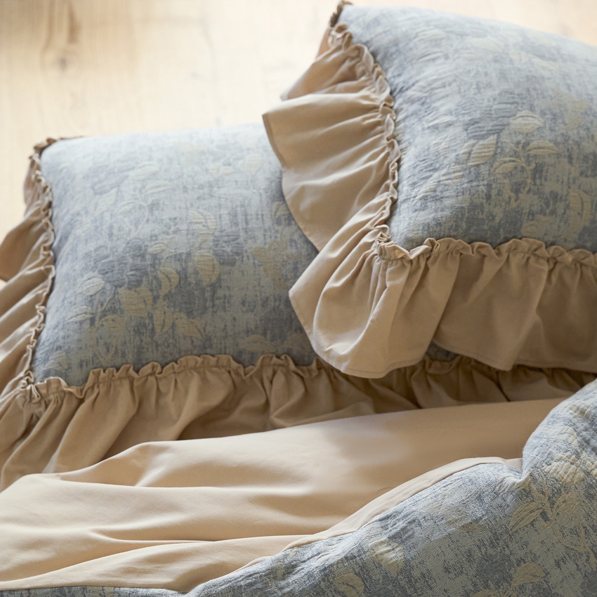 91家纺网 家纺一手货源 找家纺 圆岛家纺 2025秋冬复古格调全棉纯棉色织提花磨毛四件套 晨露